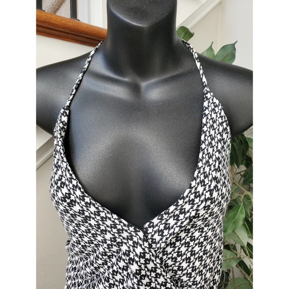 BCBGeneration White & Black Printed Surplice Halter V-Neck Knee Length Dress XS - Picture 2 of 13